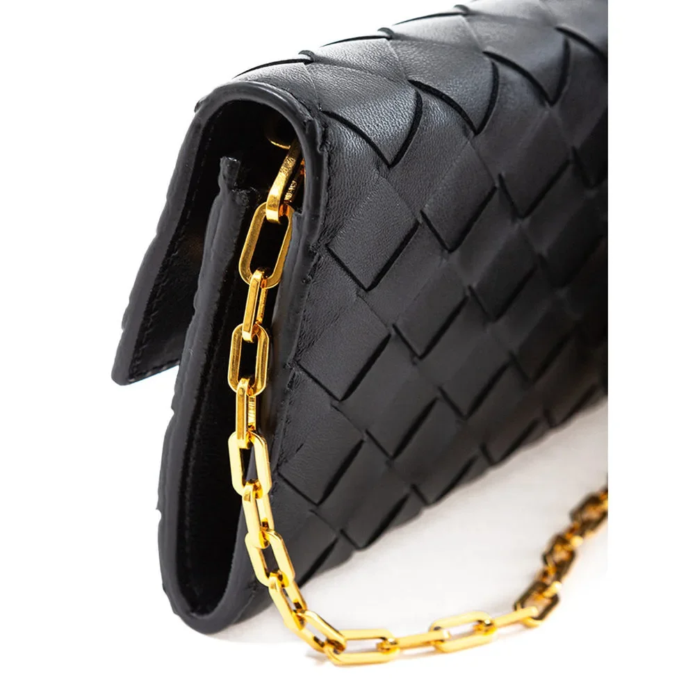 Bottega Veneta Mini Bag Wallet on Chain in Intreccio Leather - Picture 4 of 7